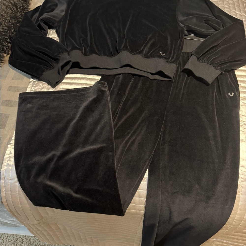 True Religion velvet jogging set size M.